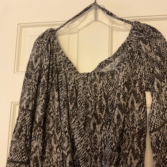 Anthropologie Bl-nk London Pezira Off-the-Shoulder Jumpsuit Animal Print L NWT - Picture 6 of 13